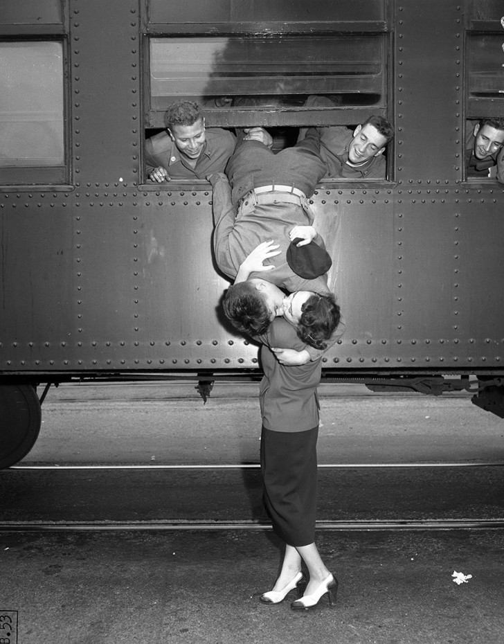 Un baiser avant le départ pour la guerre en Corée, Los Angeles, 1950