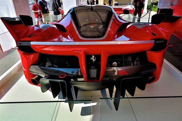 Intérieur d'une Ferrari FXXK