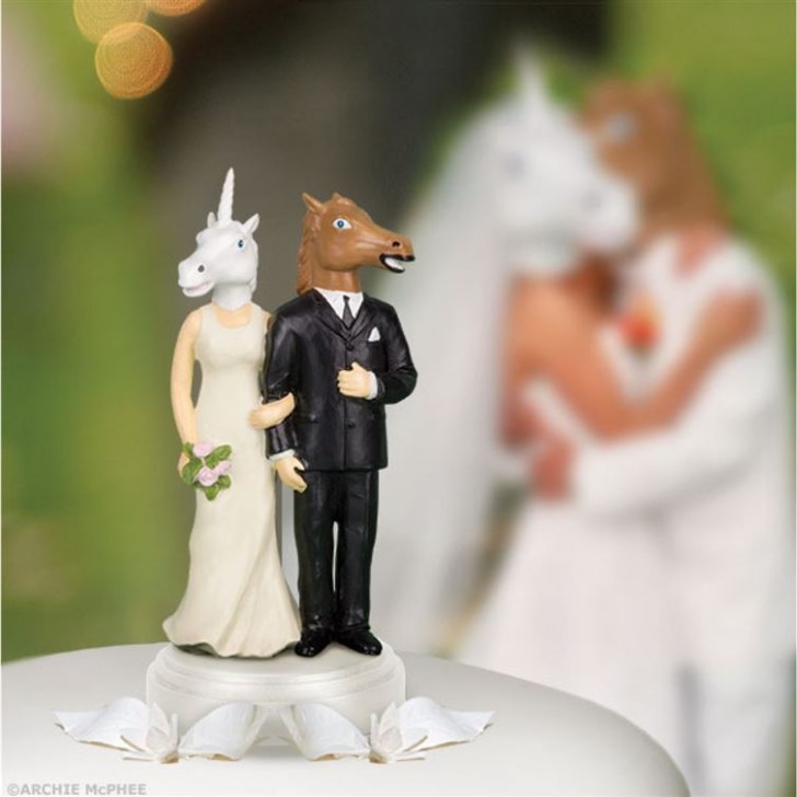 "Cavallo e unicorno oggi sposi"