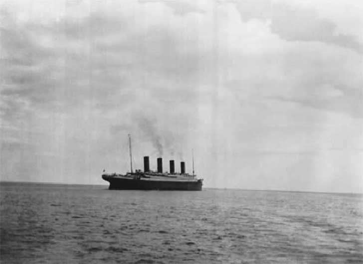L'ultima immagine del Titanic prima di affondare.