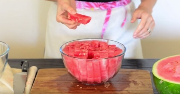 Your bowl of perfectly cut watermelon is ready to be put on the table! Enjoy!