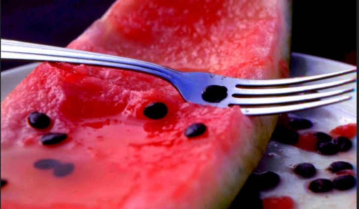När det blir varmt så vill vi alla äta vattenmelon!