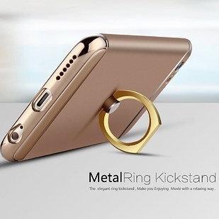 3. Se avete il vizio di tenere il cellulare sempre in mano... Questo anello, oltre ad essere elegante, vi permetterà di tenerlo al dito ed avere la mano libera.