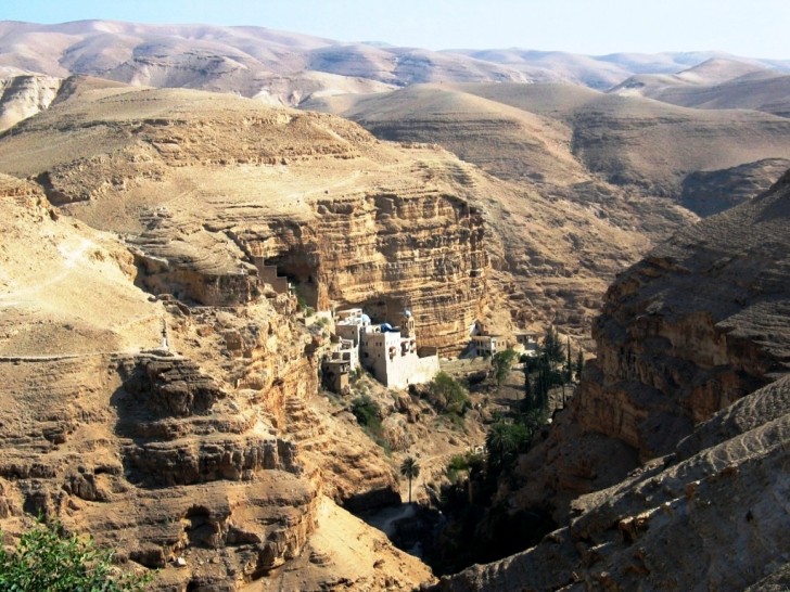 Het klooster verborgen op de klif: Wadi Qelt ( Israël)