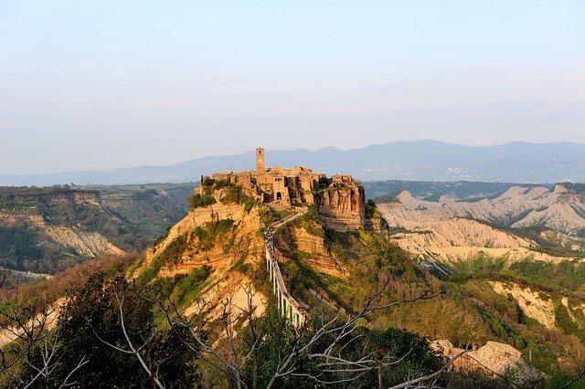 Un villaggio in altezza: Civita di Bagnoregio (Italia)