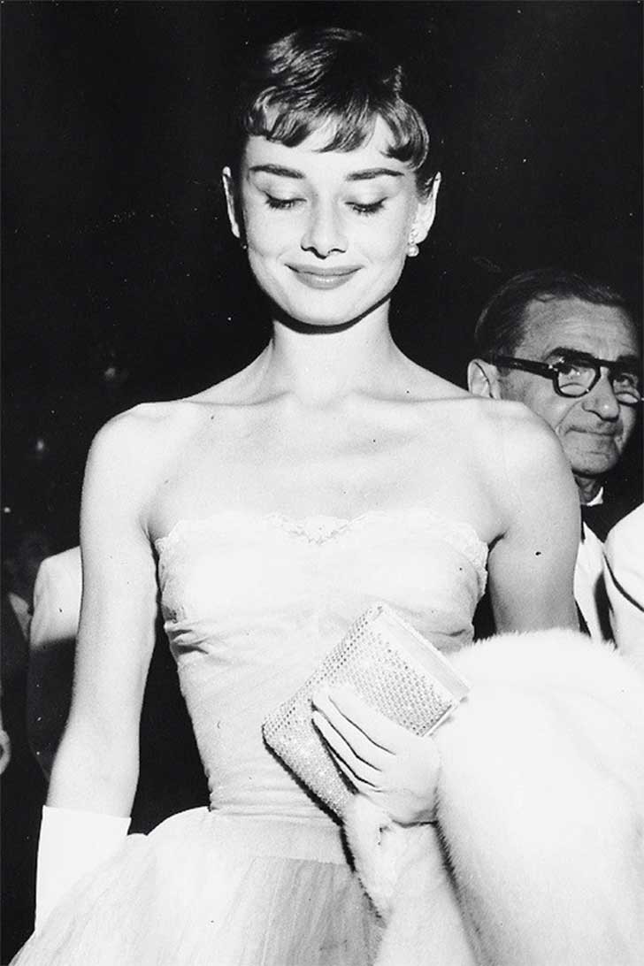 25. Audrey Hepburn, considerata l'icona di eleganza per eccellenza (1953).