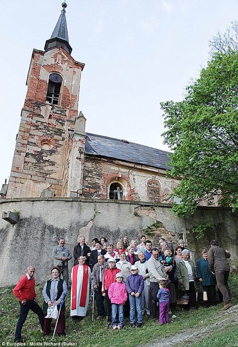 Les représentants du conseil de Lukova ville se sont engagés à remettre l'église sous forme originale et sont convaincus qu'elle peut continuer à attirer les touristes.