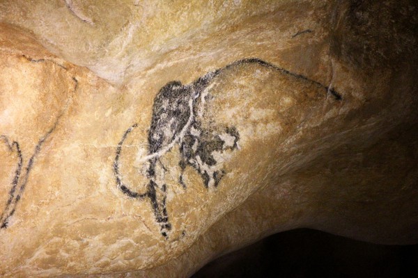 Dans un premier temps, les experts avaient du mal à croire que le site remontait à la période Paléolithique supérieur à cause de la précision des oeuvres à l’intérieur de la grotte.