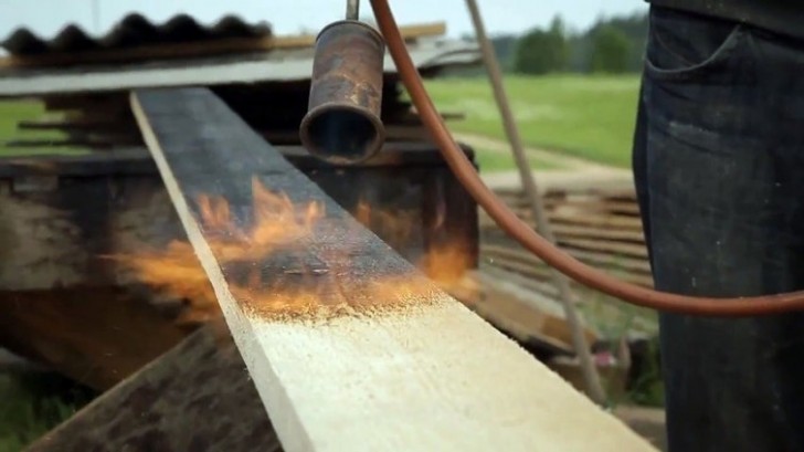 A partire dal 2000, la Shou-Sugi-Ban ha riscoperto una nuova vita, e non solo in Giappone: molti architetti occidentali sono rimasti affascinati dalla tecnica, con la quale hanno realizzato magnifiche opere architettoniche.