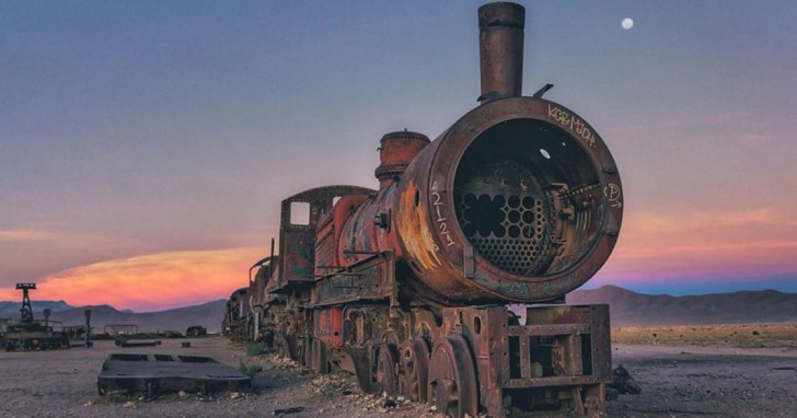 Les anciens trains britanniques furent fabriqués en Angleterre puis transportés en Bolivie.