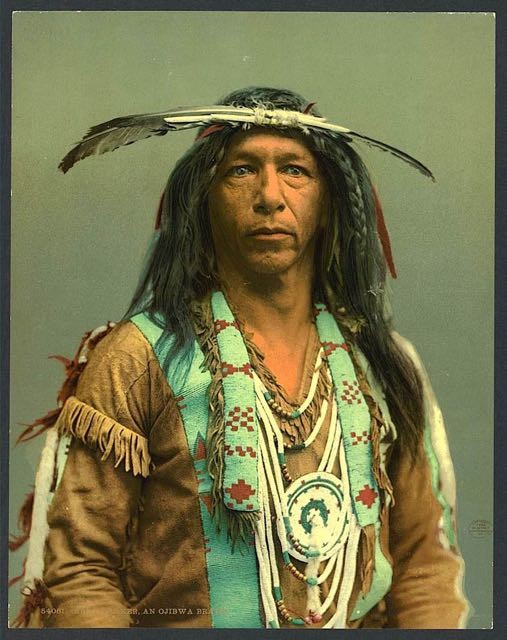 10. Arrowmaker ('colui che fabbrica frecce') della tribù degli Ojibwa, 1903.