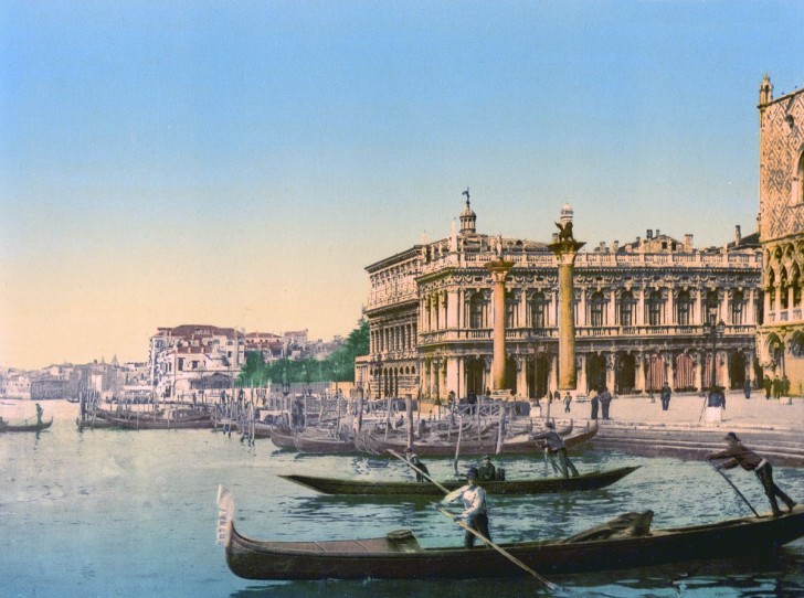 Gondole e squarcio di Piazza San Marco.