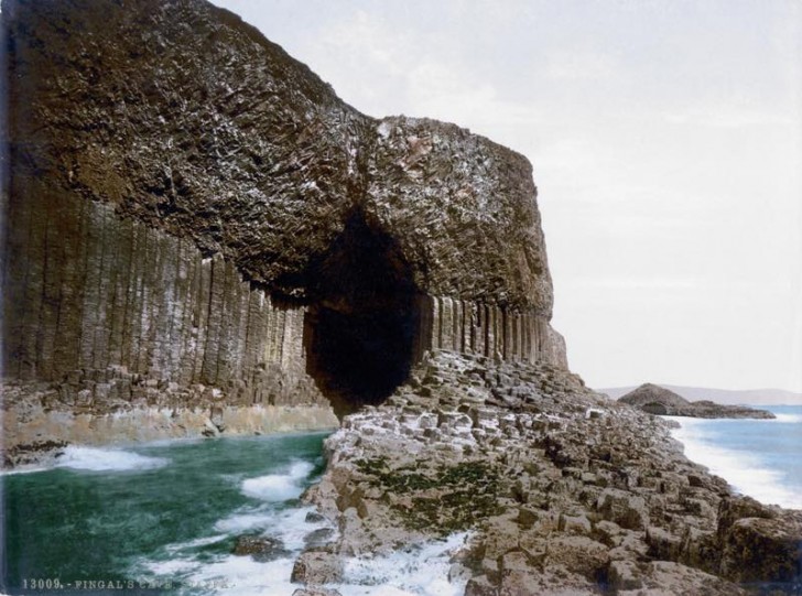 Il fascino della Grotta di Fingal ha incantato numerosi artisti