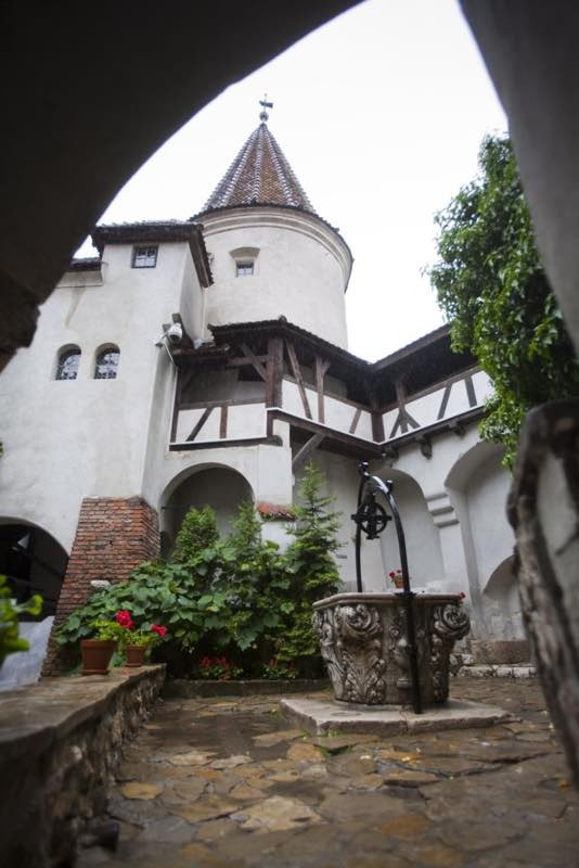 ''Vorremmo che chiunque fosse il nuovo proprietario, il castello venisse ancora gestito come una destinazione turistica'', ha affermato un portavoce della famiglia Asburgo