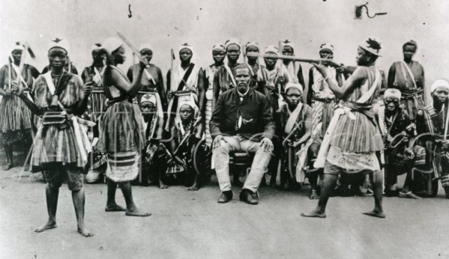 Sie wurden als unberührbar beschrieben, die Amazonen von Dahomey waren echte Jungfrauen.