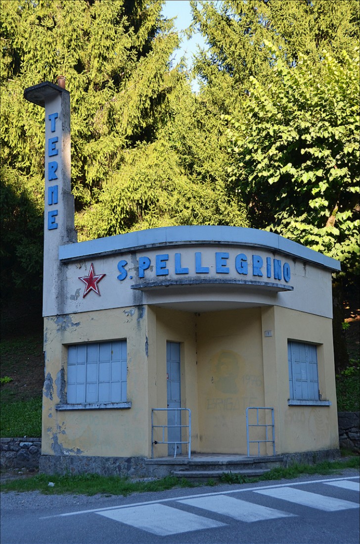 ... le maitre est allé jusqu'à l'endroit où l'eau jaillit, en Lombardie, afin de voir lui-même la source «miraculeuse».