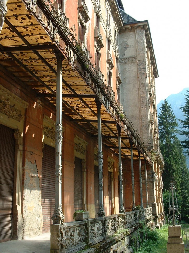 Et si vous essayez de taper Grand Hôtel San Pellegrino sur Google, vous découvrirez qu'il est fermé depuis 1979.