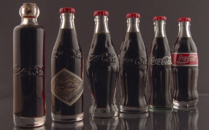 Le Coca Wine est proposé en 1863 par l'entrepreneur Angelo Mariani à Paris.