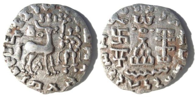 Elle est également utilisée pour décorer des pièces de monnaie, ici dans le cas du règne Kuninda du I siècle av. J.-C.