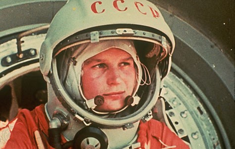 Valentina Tereskova fût la première cosmonaute à aller dans l'espace (1963 ) .