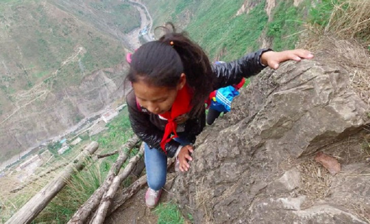 La antigua aldea de Atule'er, al sur de Sichuan, esta habitado de solo 72 familias que viven cultivando aji.