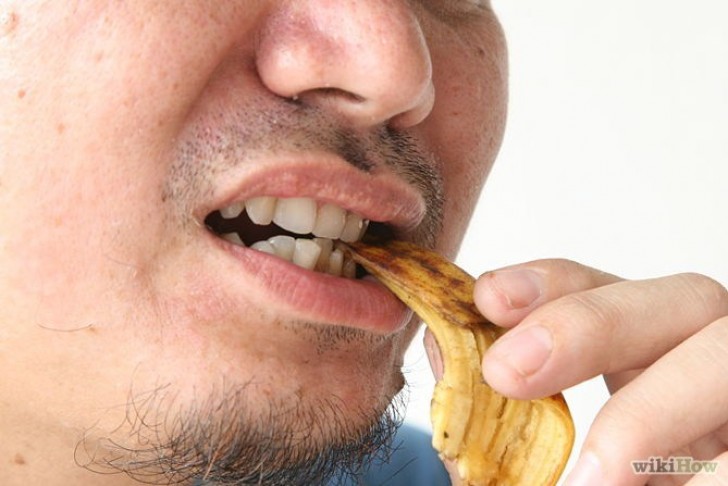 8. Habt ihr jemals probiert sie zu essen? In vielen asiatischen Rezepten ist die Bananenschale eine fundamentale Zutat, roh und gekocht!