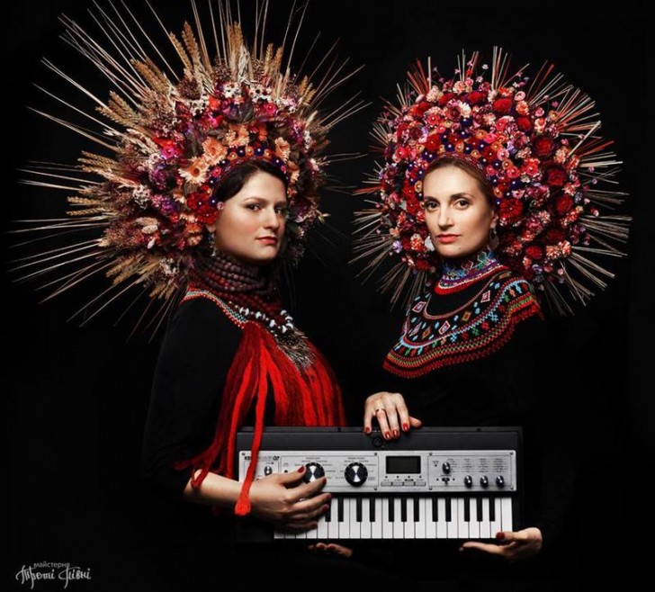 Ecco delle corone di fiori realizzate per la band elettro-jazz Dagadana.