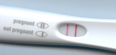 9. Para los hombres: si orinan sobre un test de embarazo y el resultado es positivo, dirigirse al medico porque podrian tener un cancer de testiculos.