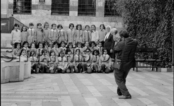 Une photo de classe dans l'école Maktab Anbar à Damas, dans les années soixante.
