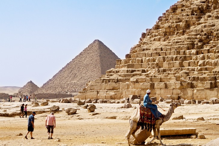Per portare le pietre dalla cava al sito di costruzione delle piramidi, gli Egizi utilizzavano speciali traini