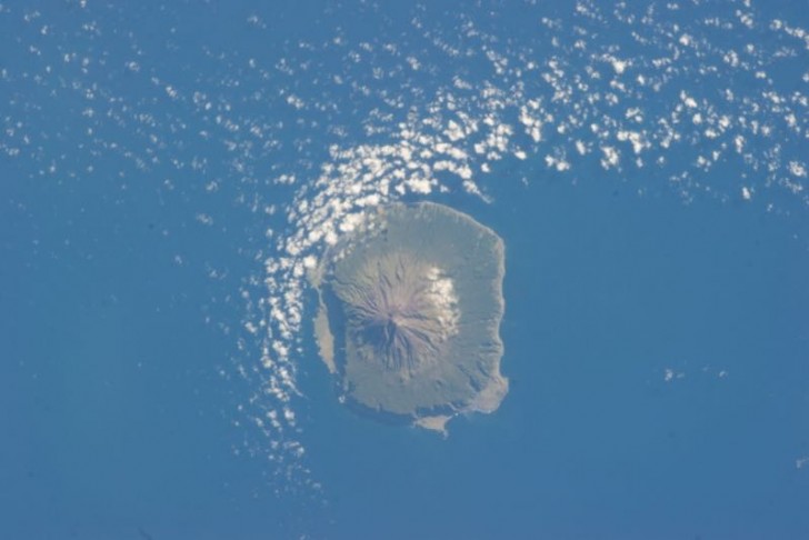 L'archipel de Tristan da Cunha est l'un des territoires britanniques d'outre-mer.