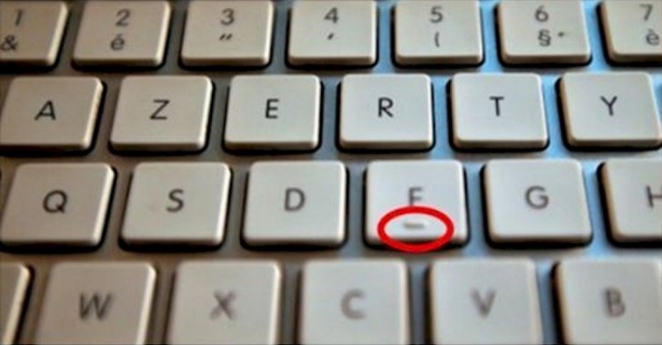 Seulement de cette manière l'écriture sur le clavier est plus facile et plus rapide! Pensez-y, de nombreux professionnels utilisent cette position