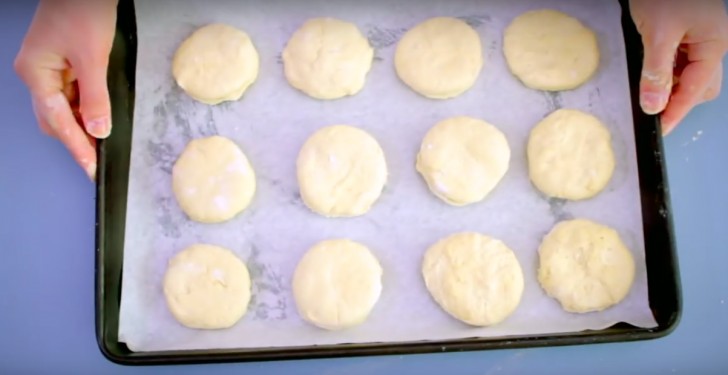 4. Line a baking tray with parchment paper and place the disks on the tray making sure that there is space between them. Bake at 220°C (350°F) for 10-12 minutes and ...