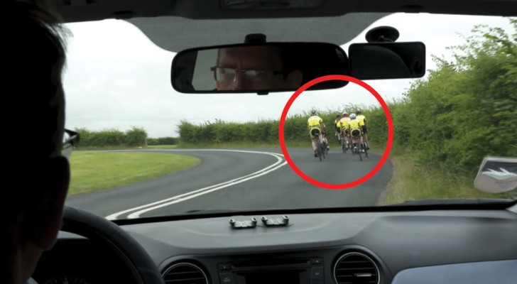 È giusto irritarsi quando i ciclisti pedalano in gruppo? Ecco cosa dice il codice stradale