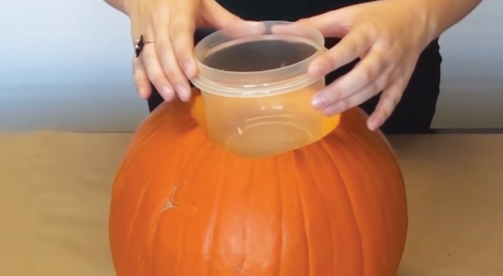 Use a pumpkin to create magic autumn decor!
