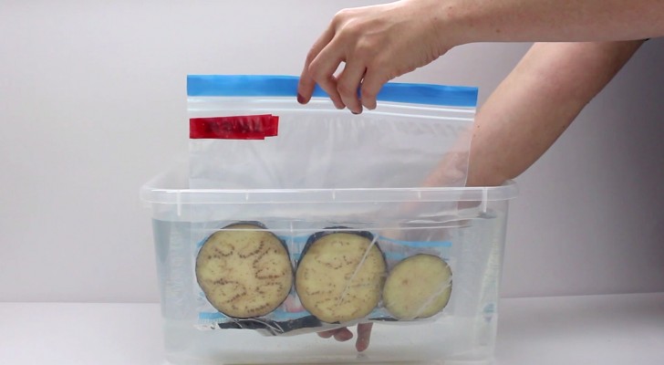 Hier eine do-it-yourself Methode, um eine Vakuumverpackung zu simulieren, um so Lebensmittel bestmöglich aufzubewahren