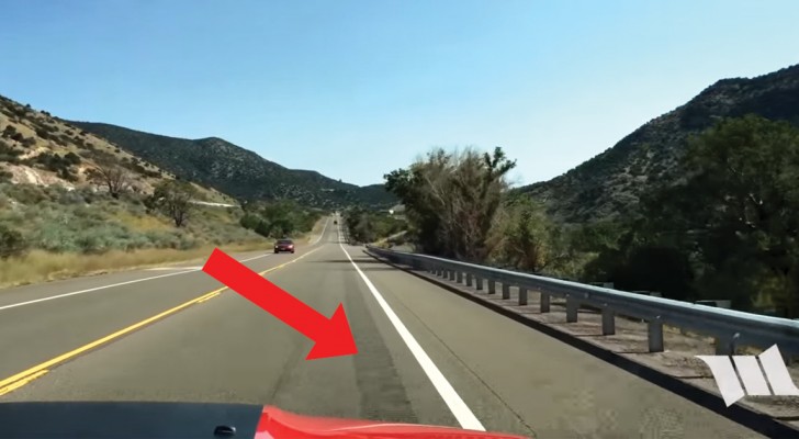 Dieser Streifen lässt Autos langsamer fahren: das passiert wenn man ihn mit 70 km/h befährt