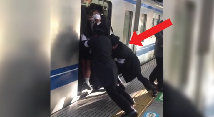 Prendere il treno in Giappone? Ecco cosa avviene se il vagone è pieno...
