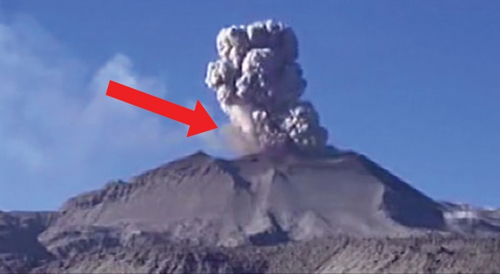 Un volcan peruano comienza a entrar en erupcion: aqui los momentos donde inicia su despertar