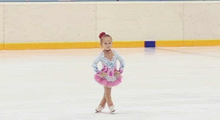 Die Eiskunstläuferin ist nur 3 Jahre alt, aber sie schafft es, alle zu erobern...durch ihre Zärtlichkeit