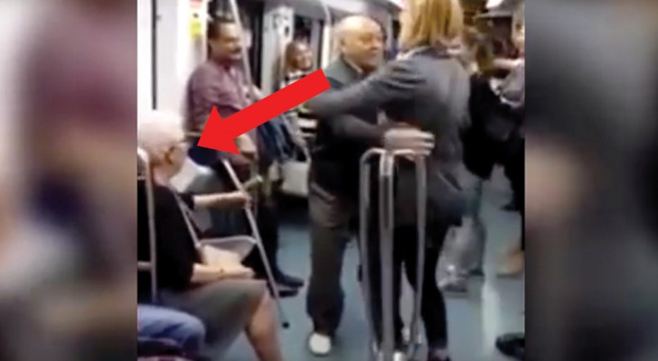 El marido comienza a bailar con una joven sobre el tren: la reaccion de la mujer anciana es inmediata!