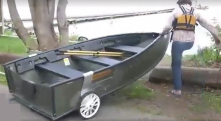 Este barco pode ser desmontado em poucos segundos e ser transportado em qualquer carro!