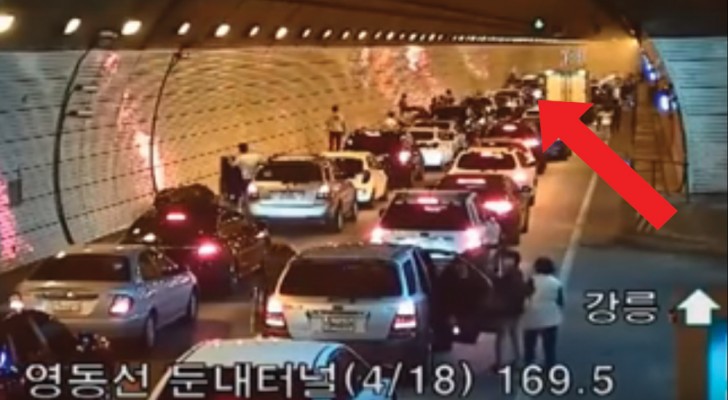 Acidente em um túnel na Coréia do Sul: a reação dos motoristas merece um aplauso!