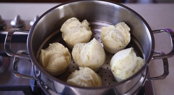 Sofficissimi muffin cotti al vapore: la ricetta semplice da fare in 15 minuti