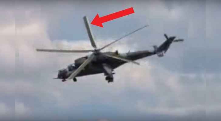 Die Kamera filmt den Hubschrauber, aber seht was mit dem Propeller los ist: versteht ihr das?