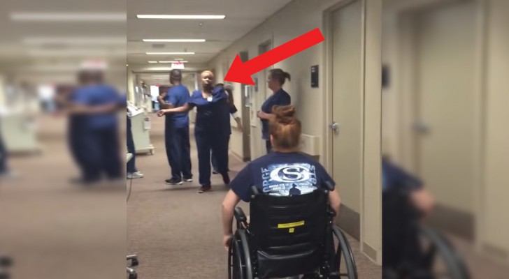 Een meisje rijdt op een verpleegster af: ze heeft een bijzondere verrassing in petto voor haar!