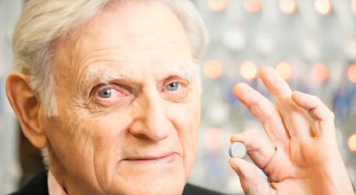 En 94 ans, l'inventeur de la batterie au lithium invente une autre très puissante