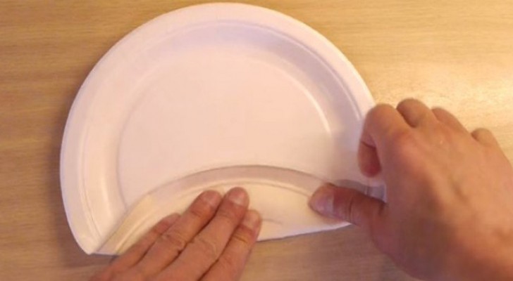 Need a food box? Use a paper plate! 