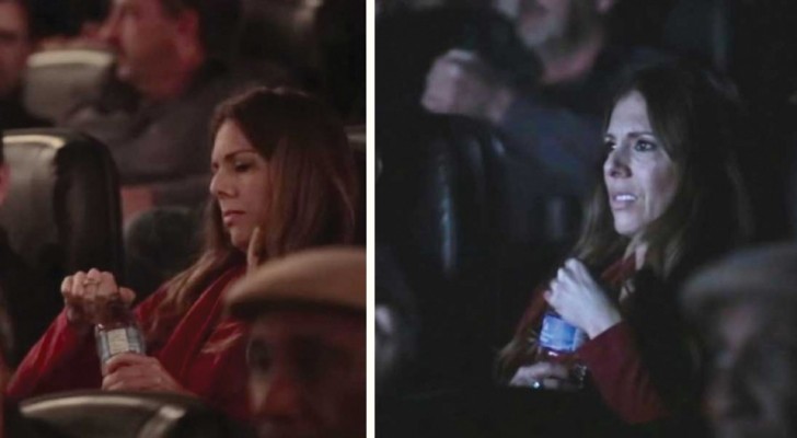 En el cine regalan botellas de agua pero ninguno logra abrirla. Solo cuando comienza el film entienden porque