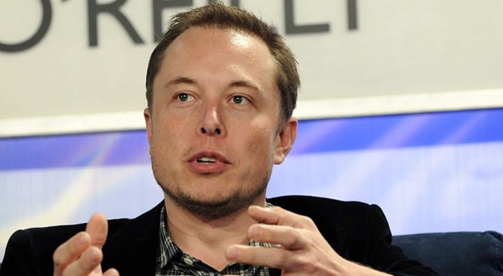 Elon Musk fa ai sostenitori della Teoria della Terra piatta una semplice domanda: la loro risposta scatena il web